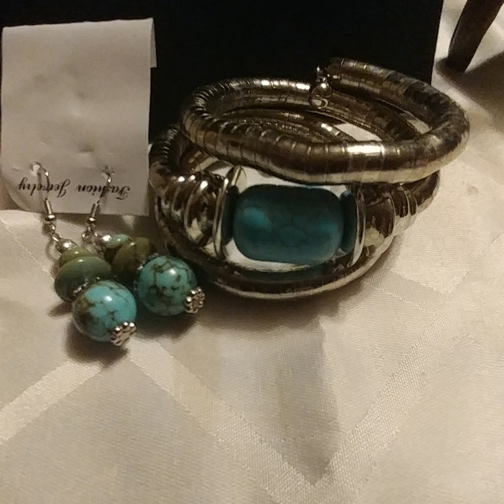 🆕Nwot..turquoise set